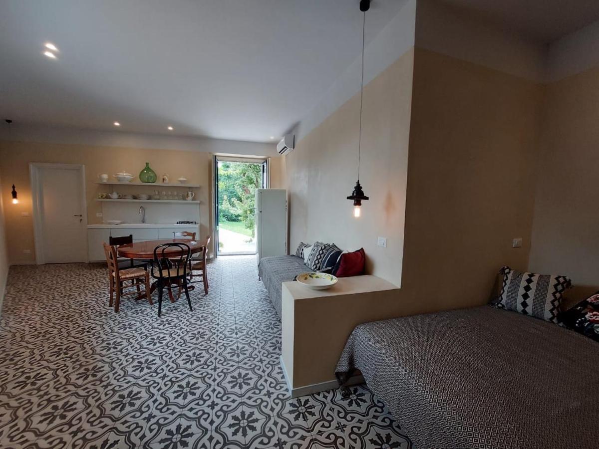 Suasor Villa Acireale Exteriör bild