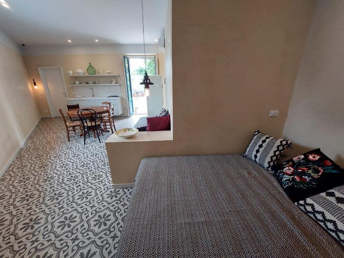 Suasor Villa Acireale Exteriör bild
