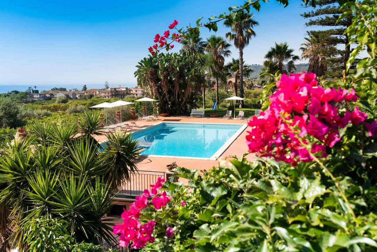 Suasor Villa Acireale Exteriör bild