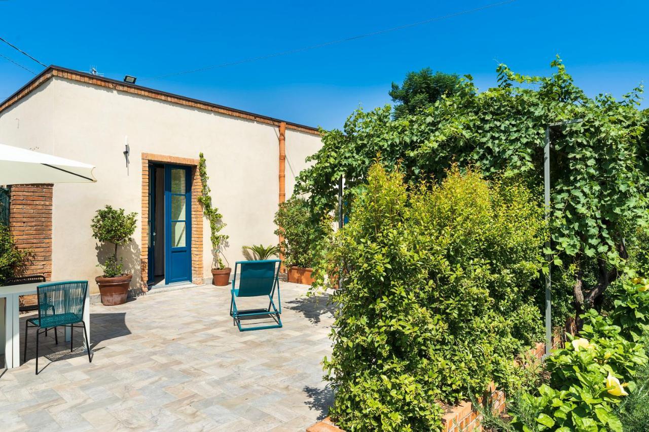Suasor Villa Acireale Exteriör bild