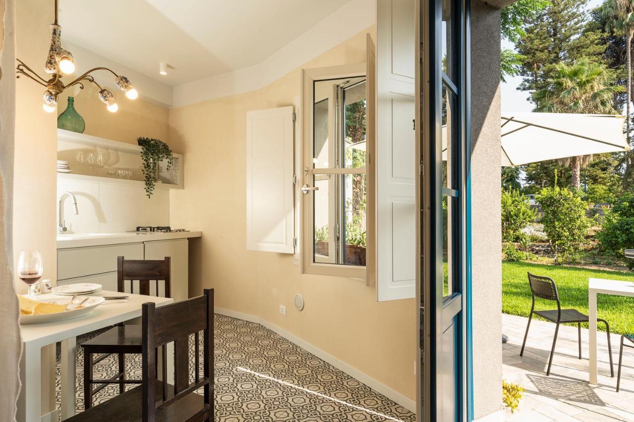 Suasor Villa Acireale Exteriör bild